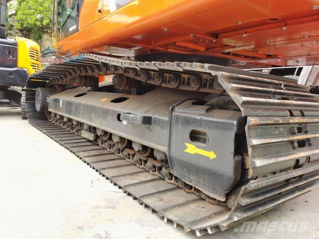 Doosan DX 225 LC Paletli ekskavatörler
