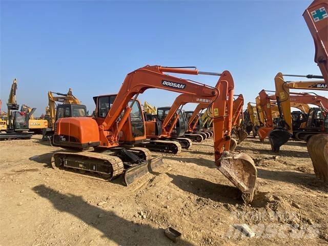 Doosan DX80 Mini ekskavatörler, 7 tona dek