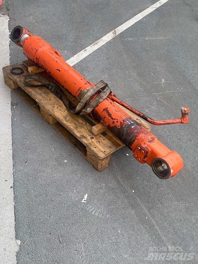 Hitachi ZX 250 LC Paletli ekskavatörler