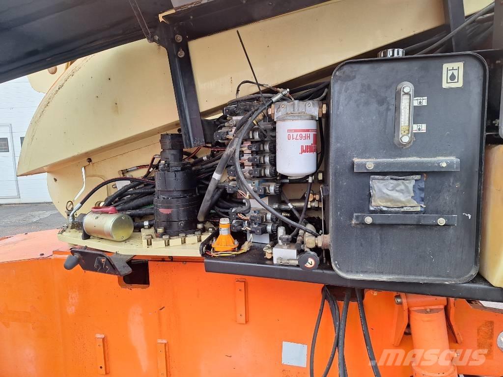 JLG 660 SJ 4x4x4 Körüklü personel platformları