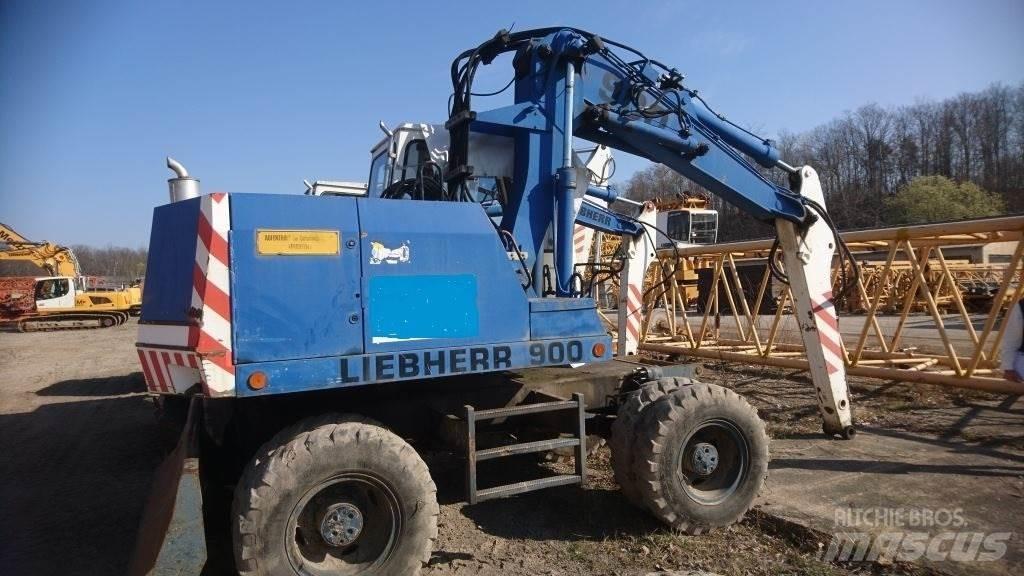Liebherr A900-C Lastik tekerli ekskavatörler