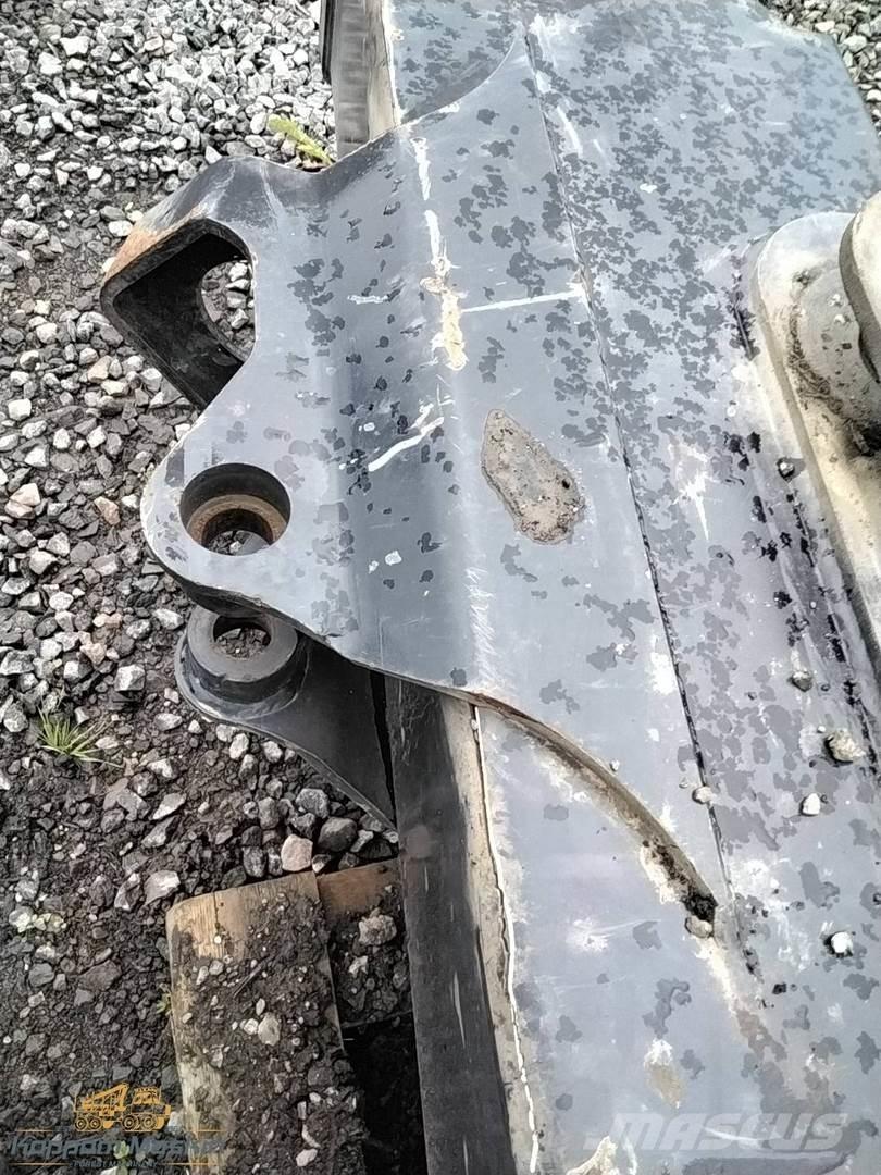 Komatsu 165 Tomruk vinçleri