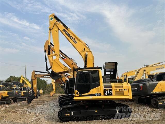 Komatsu PC210-8 Paletli ekskavatörler