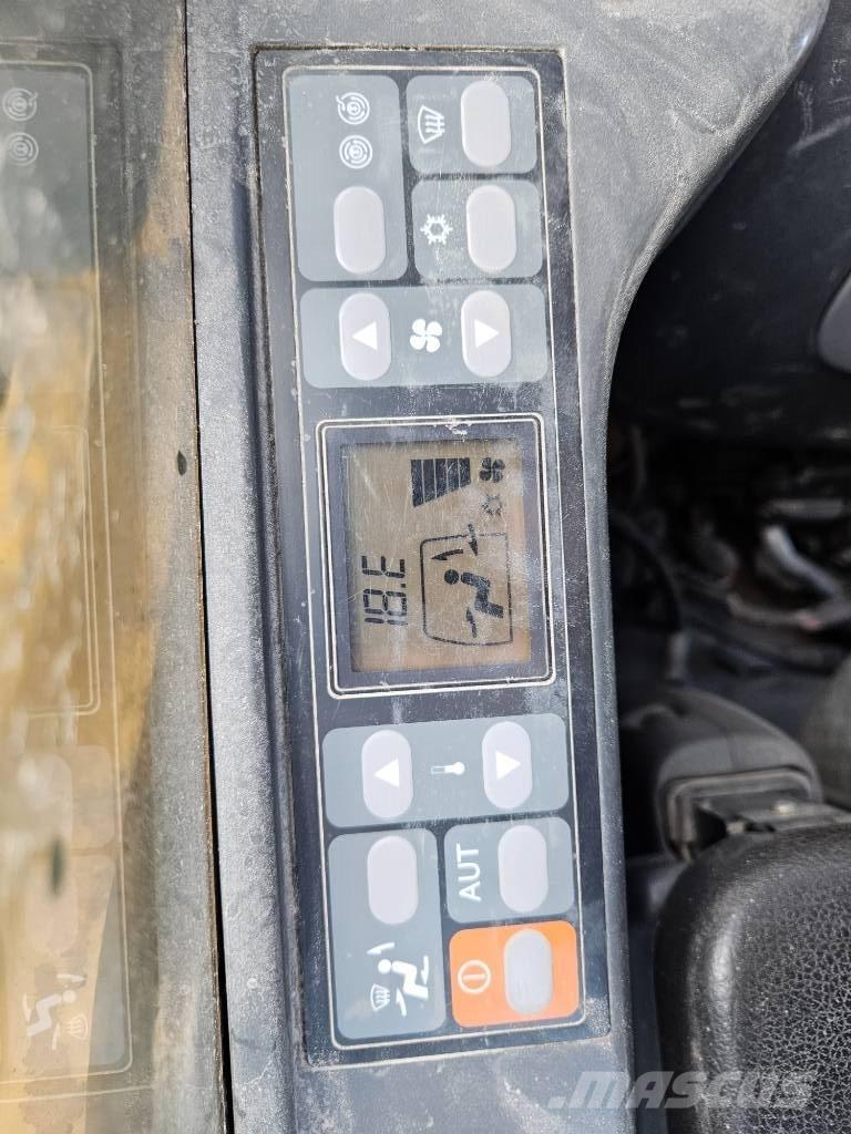 CAT 323 Paletli ekskavatörler