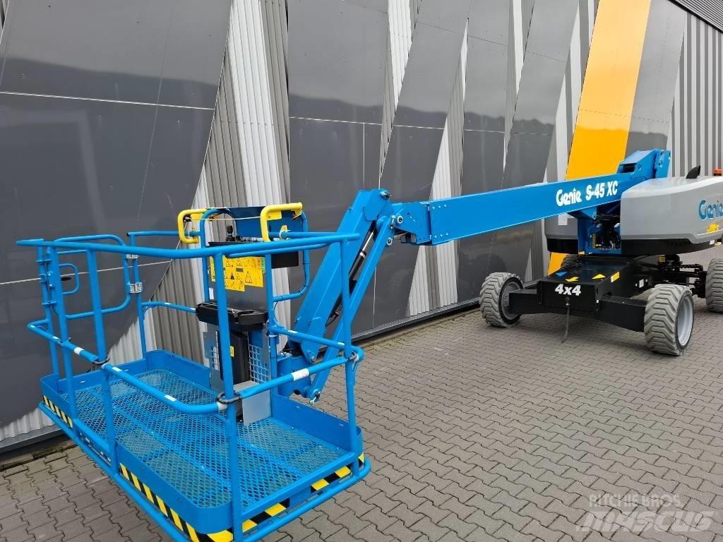 Genie S-45XC Teleskopik personel platformları