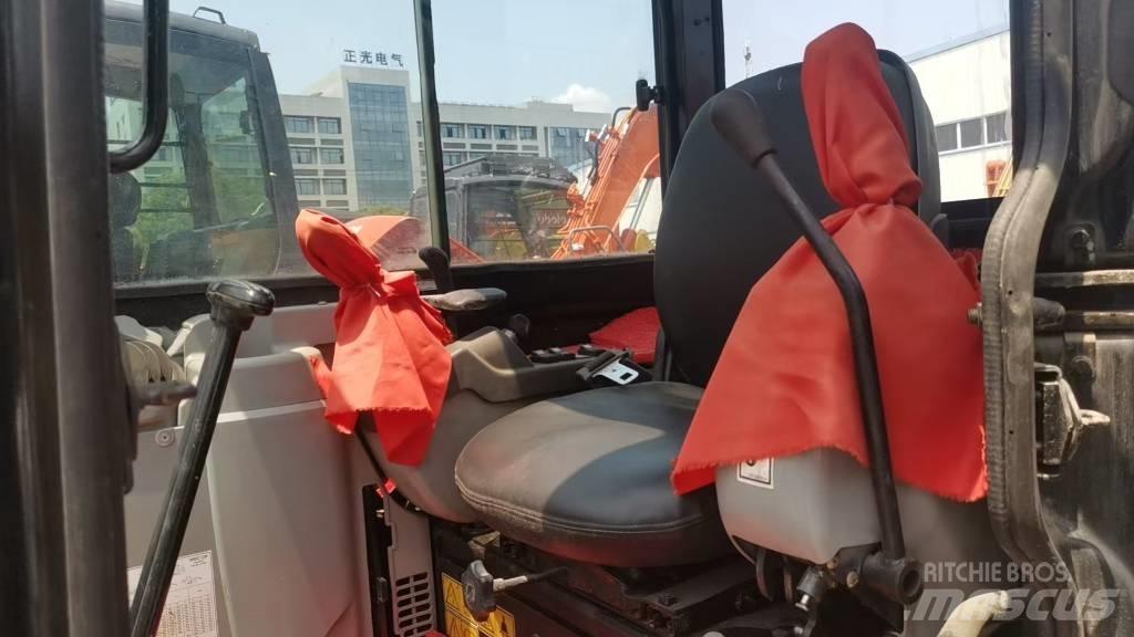 CAT 305 C CR Mini ekskavatörler, 7 tona dek