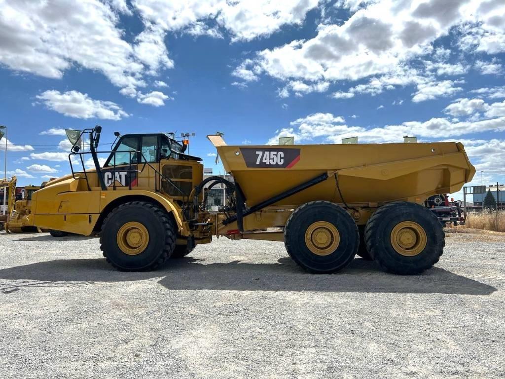 CAT 745 C Belden kirma kaya kamyonu