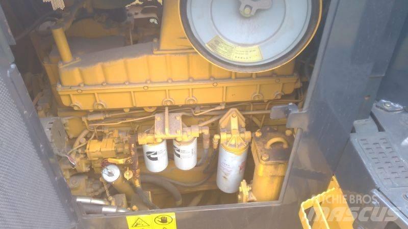 Shantui SD 32 Paletli dozerler
