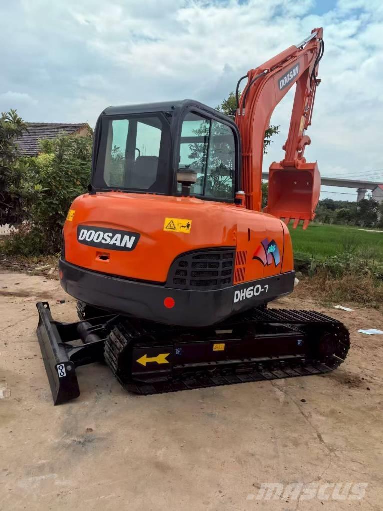 Doosan DH 60-7 Mini ekskavatörler, 7 tona dek