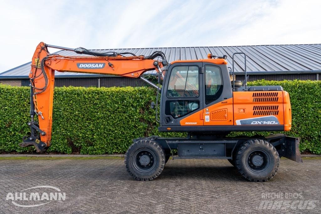 Doosan DX140W-5 Lastik tekerli ekskavatörler