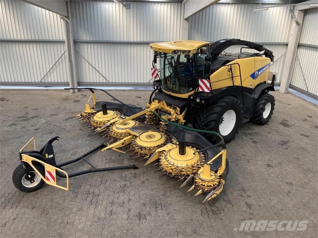 New Holland FR700 Kendi yürür silaj makinalari
