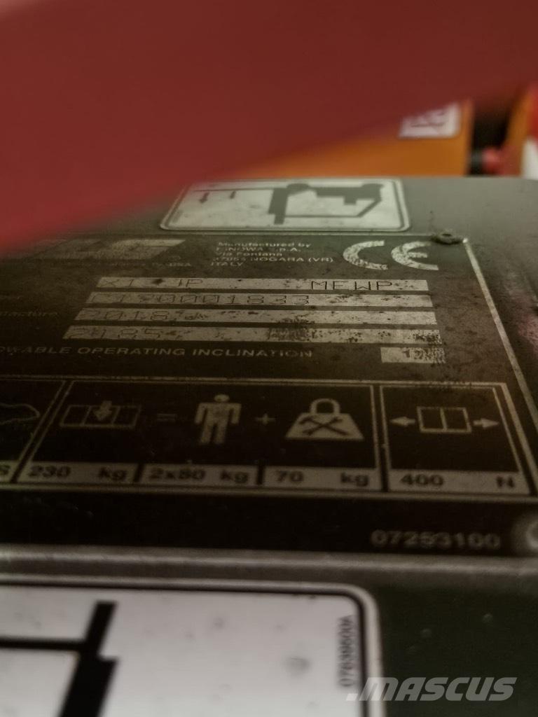 JLG X13JP Körüklü personel platformları