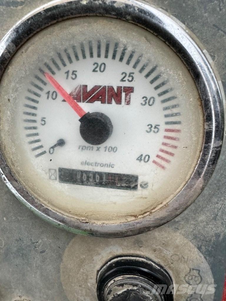 Avant 528 Çok amaçlı yükleyiciler