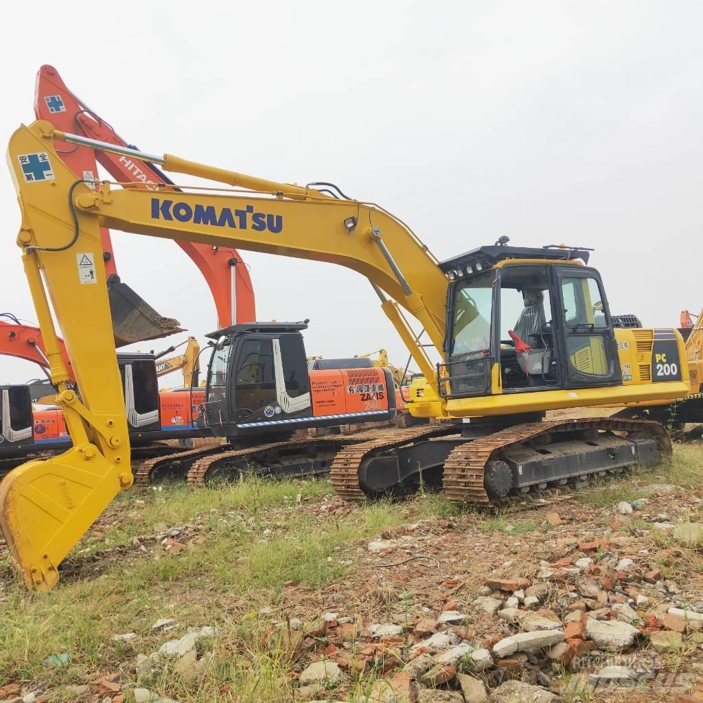 Komatsu PC200-8 Paletli ekskavatörler