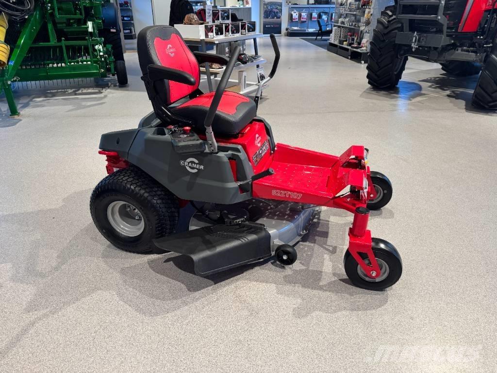 Cramer 82ZT107 Mobil çim biçme makineleri