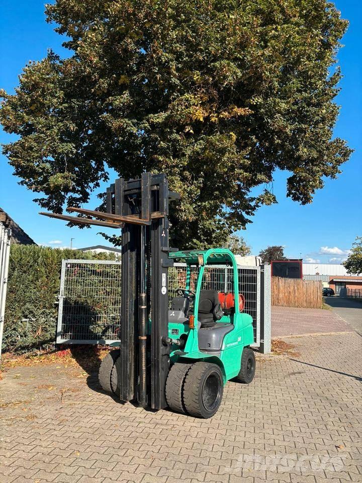 Mitsubishi FG 30 N LPG'li forkliftler