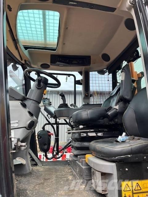 JCB Fastrac 4220 Traktörler