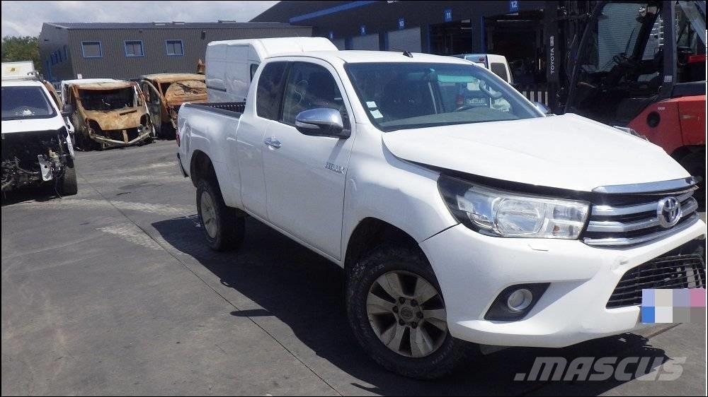 Toyota Hilux 4 Pikaplar