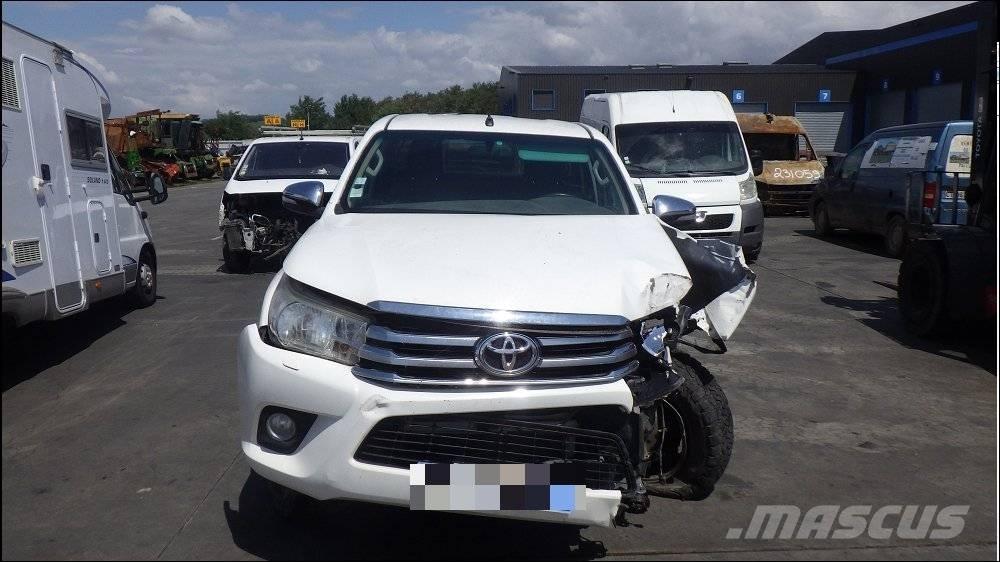 Toyota Hilux 4 Pikaplar