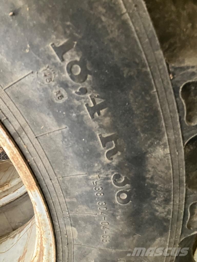  PARIPYÖRÄT 18.4R38 Tekerlekler