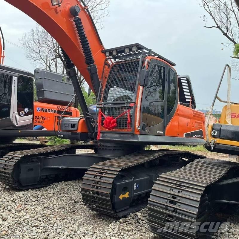 Doosan DX225 Paletli ekskavatörler