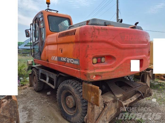 Doosan DX210WA Lastik tekerli ekskavatörler