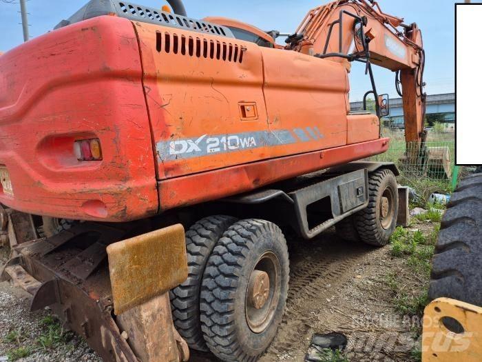 Doosan DX210WA Lastik tekerli ekskavatörler