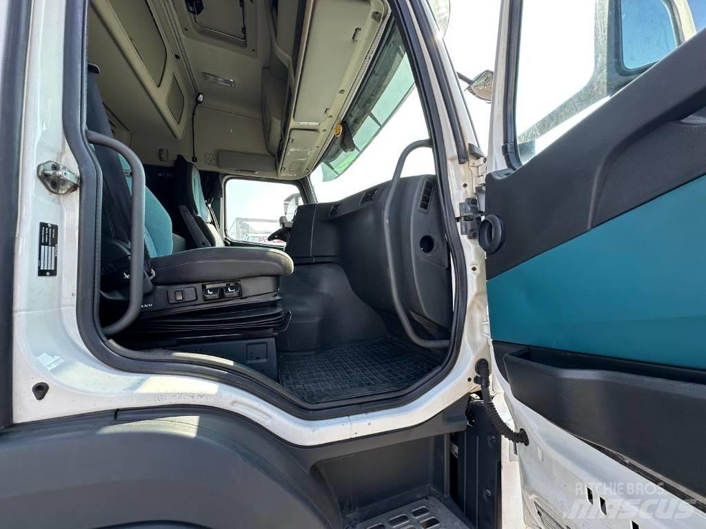 Volvo FM serie 3801 Kapali kasa kamyonlar