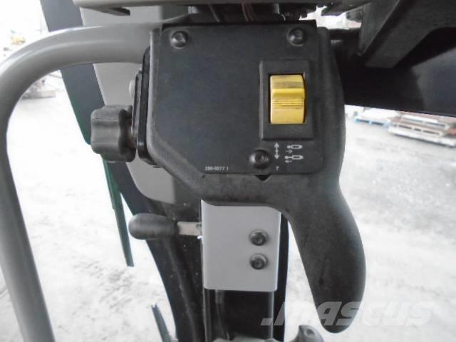 CAT 140 M 2 AWD Greyderler