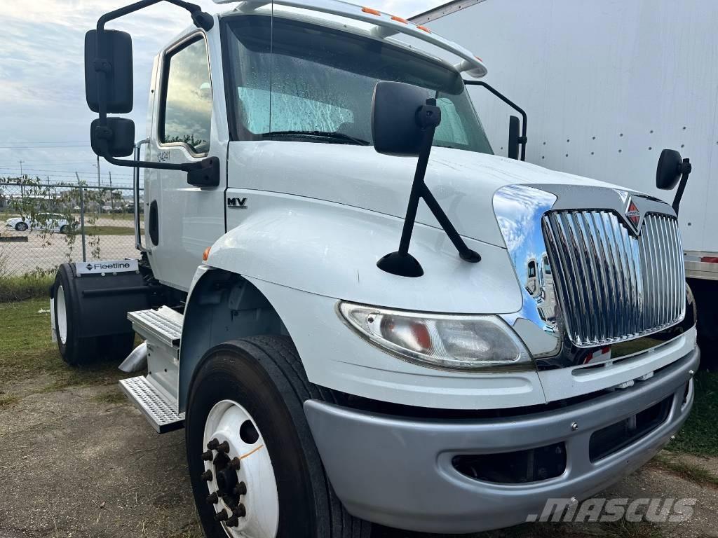 International MV607 Çekiciler