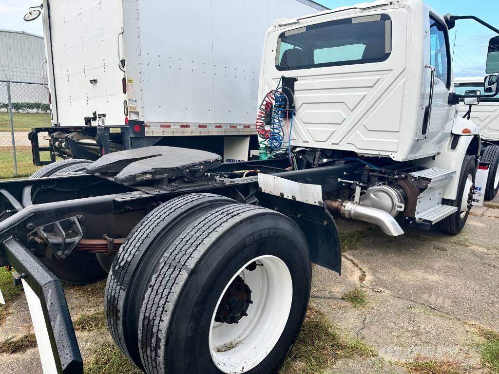 International MV607 Çekiciler