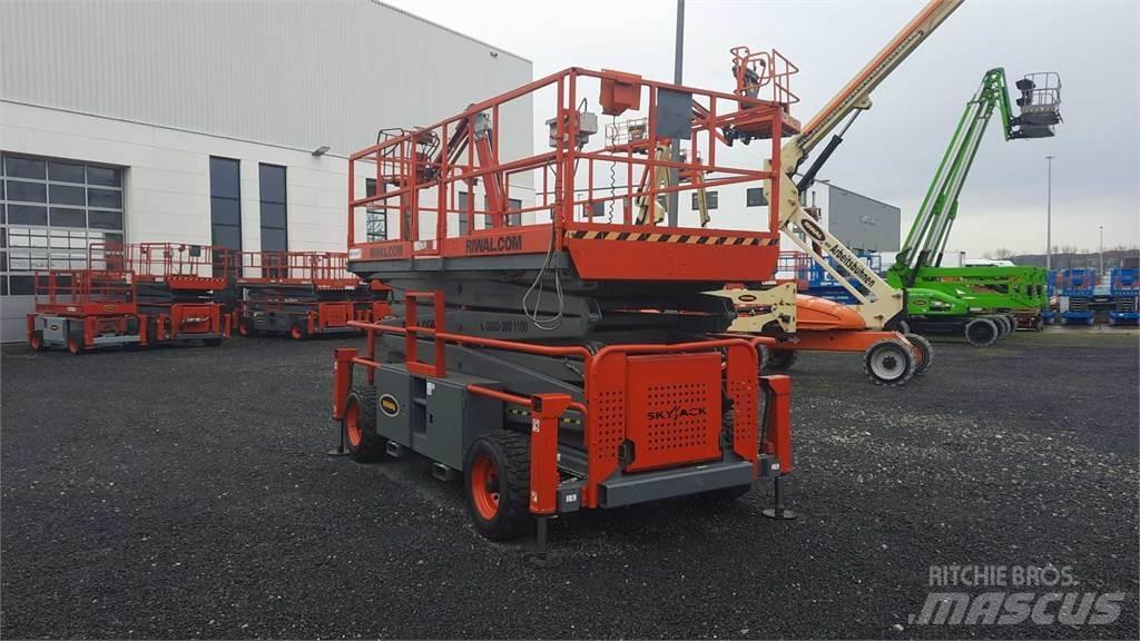 SkyJack 9250RT Makasli platformlar