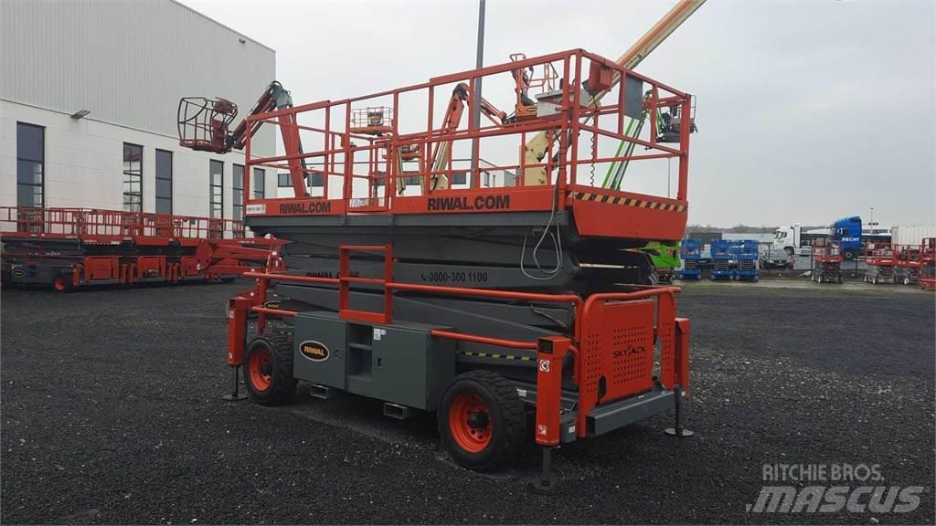 SkyJack 9250RT Makasli platformlar