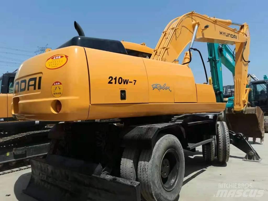 Hyundai R210W-7 Lastik tekerli ekskavatörler