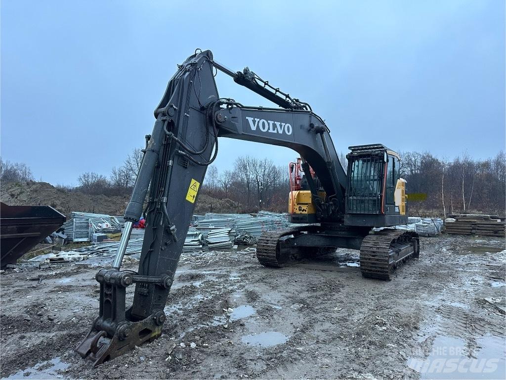 Volvo ECR 355 EL Paletli ekskavatörler