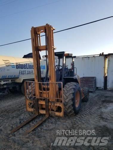CASE 586H Arazi tipi forklift