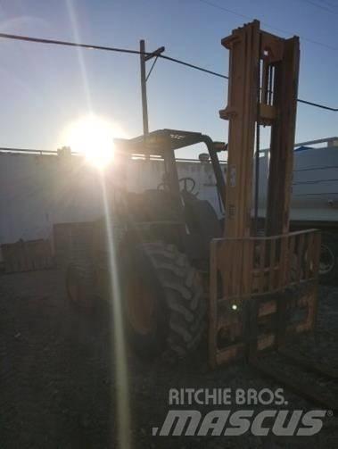 CASE 586H Arazi tipi forklift