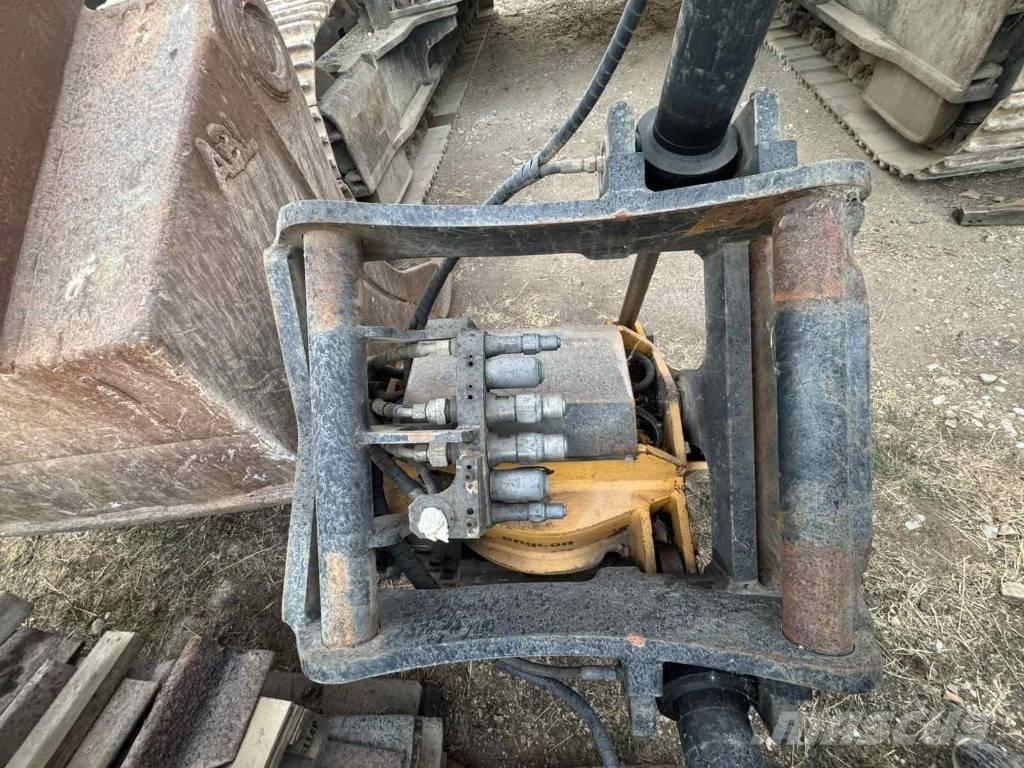 CAT 329 D LN VA Paletli ekskavatörler
