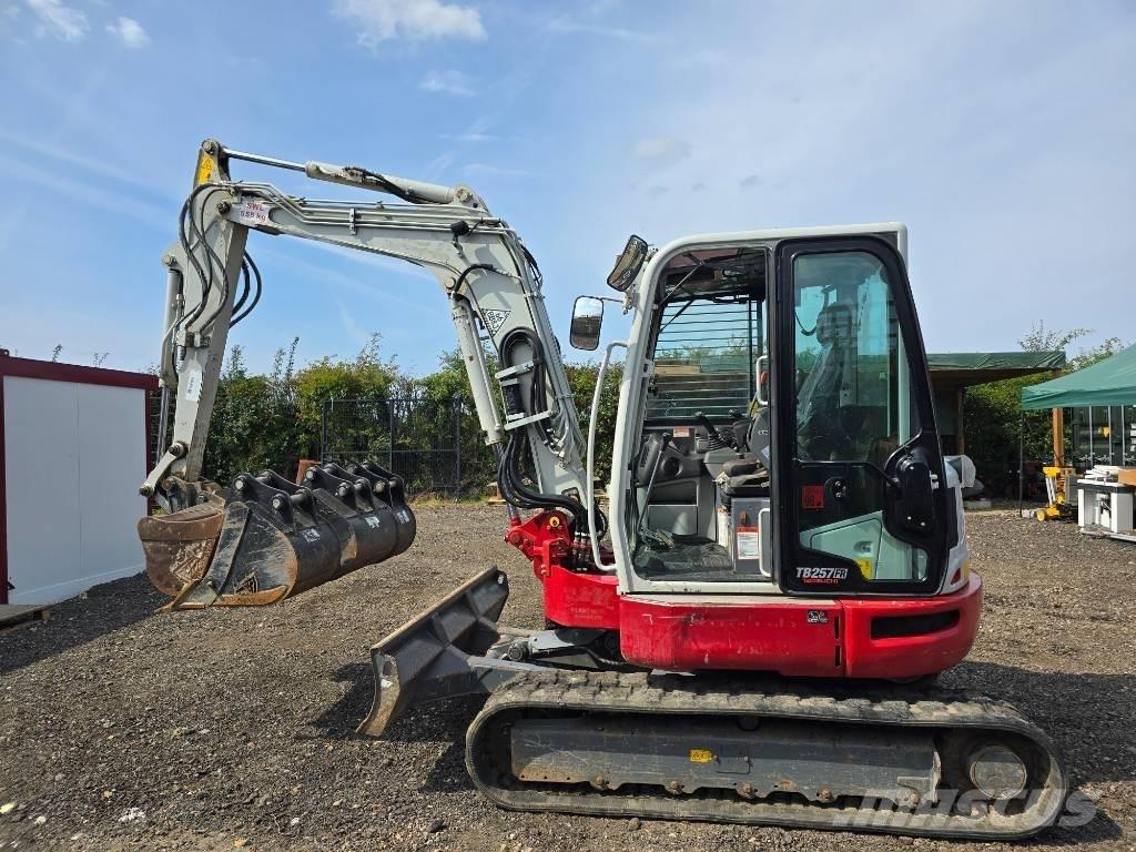 Takeuchi TB 257 FR Mini ekskavatörler, 7 tona dek