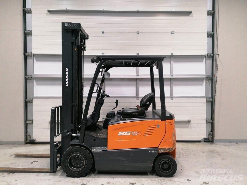 Doosan B25X-7 Elektrikli forkliftler