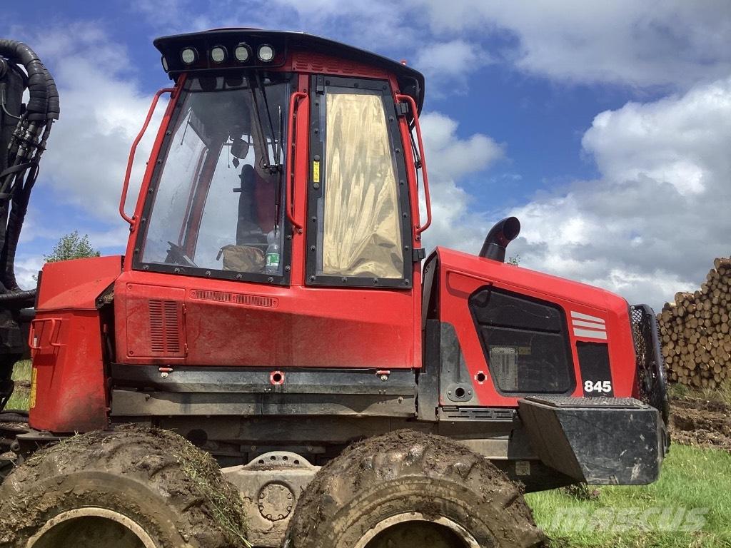 Komatsu 845 Tomruk yükleyici traktörler