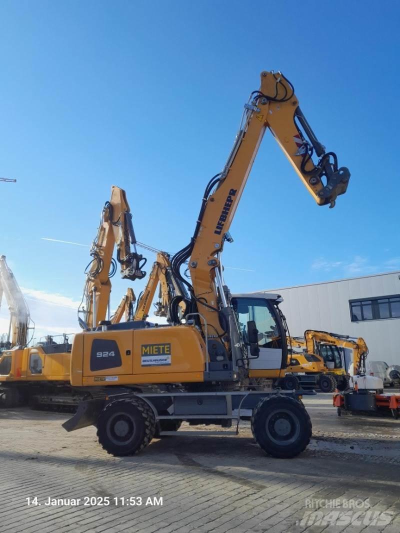 Liebherr A924 Lastik tekerli ekskavatörler