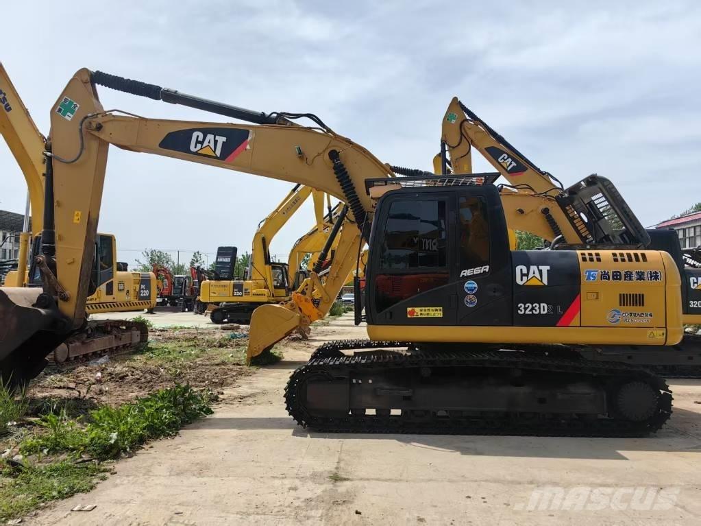 CAT 323 D Paletli ekskavatörler