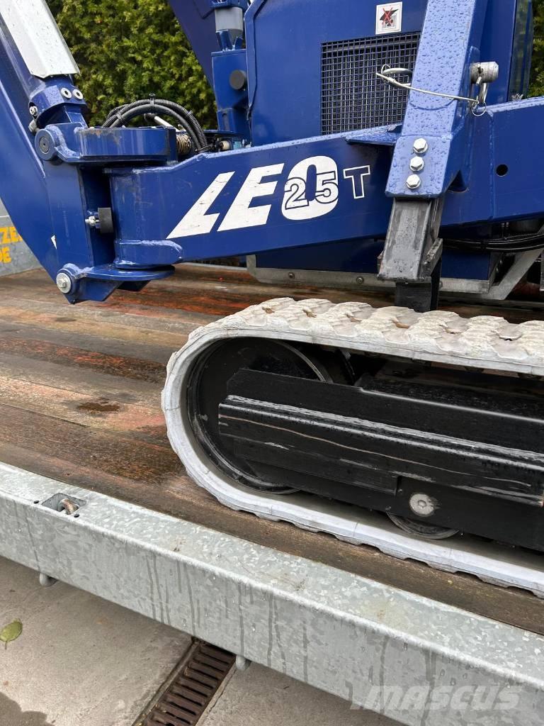 Teupen Leo 25T Teleskopik personel platformları