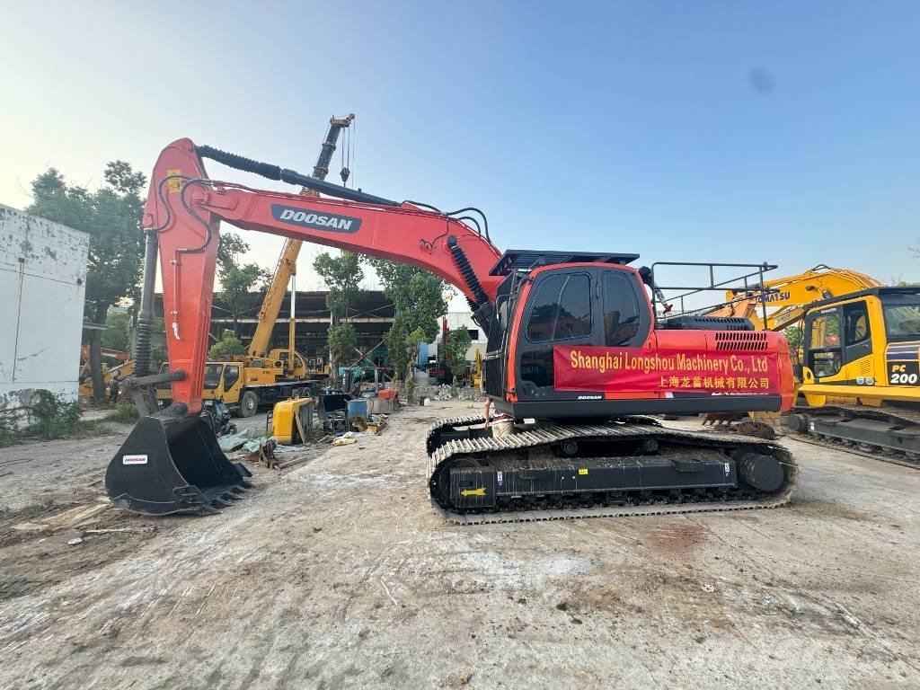 Doosan DX 225 LC Paletli ekskavatörler