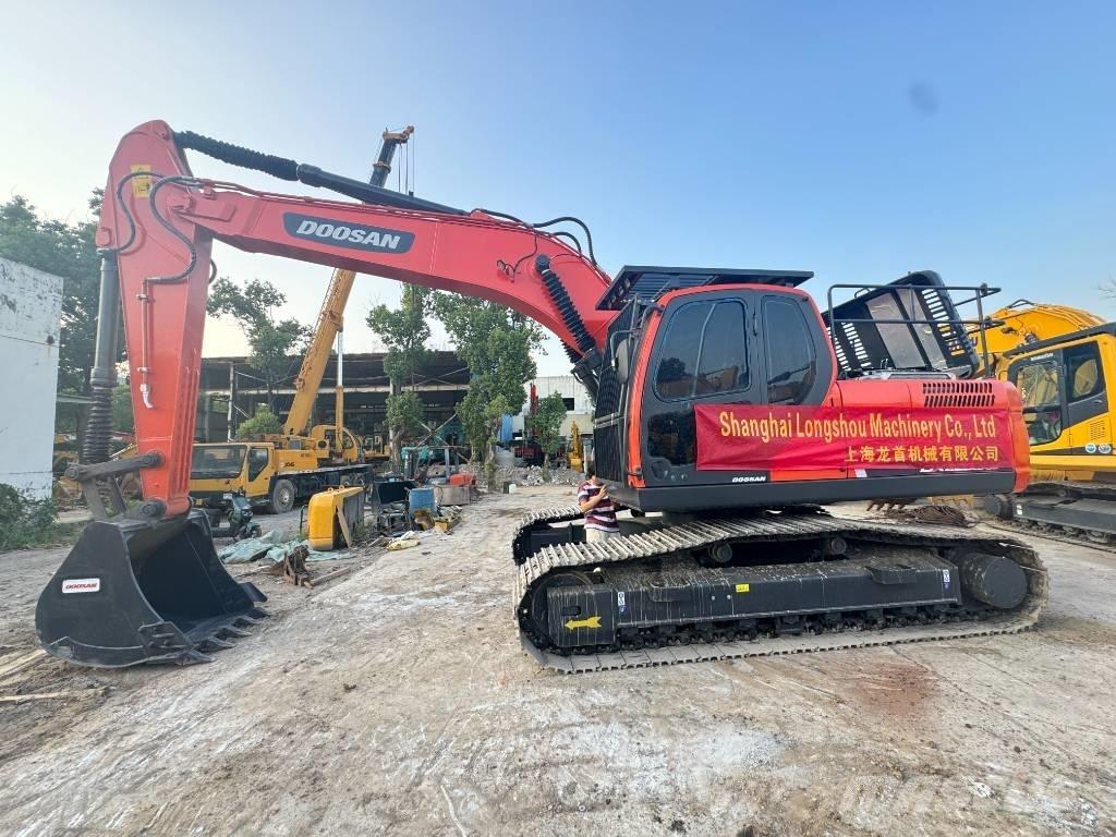 Doosan DX 225 LC Paletli ekskavatörler