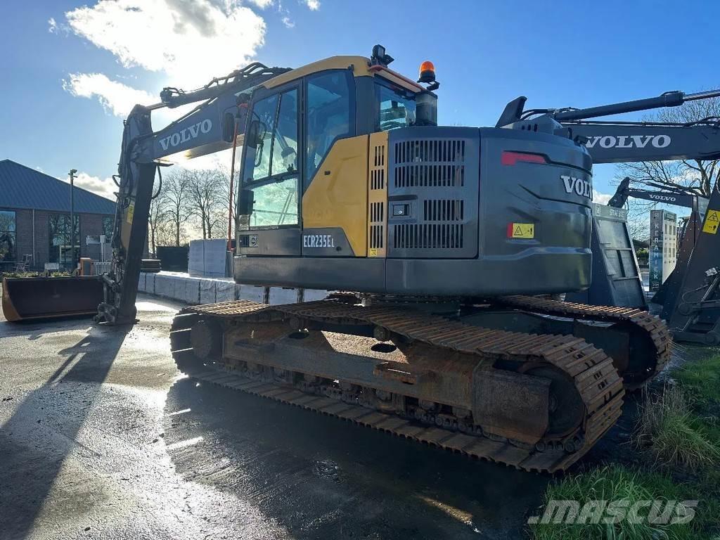 Volvo ECR 235 EL Paletli ekskavatörler
