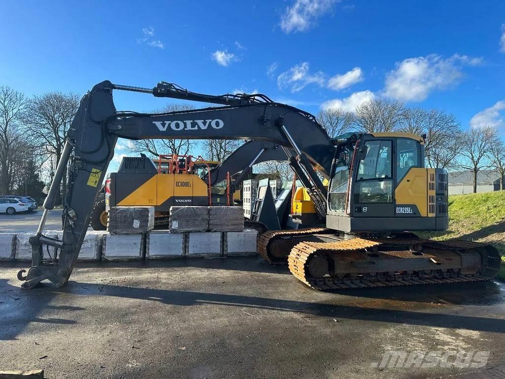 Volvo ECR 235 EL Paletli ekskavatörler