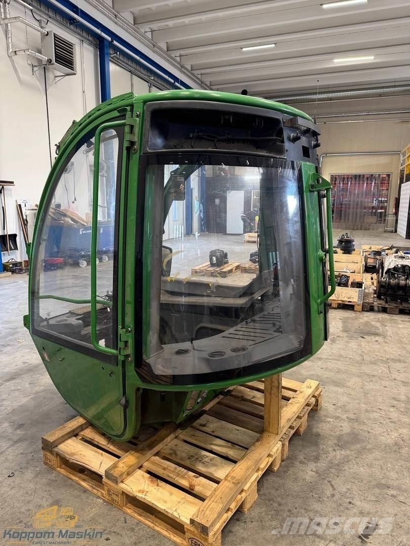 John Deere 1210E Kabin