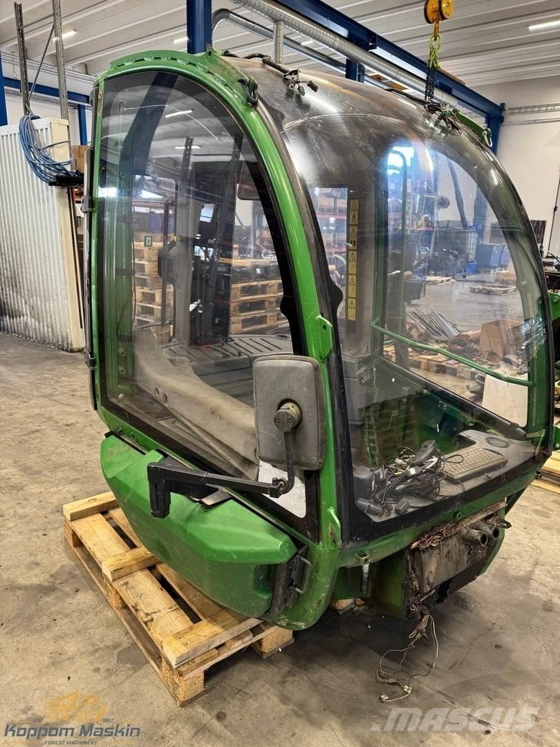 John Deere 1210E Kabin